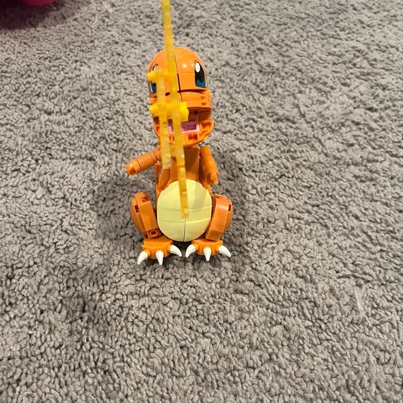 MEGA Pokémon Building Toys Set, Build & Show Charmander - Picture 2 of 8